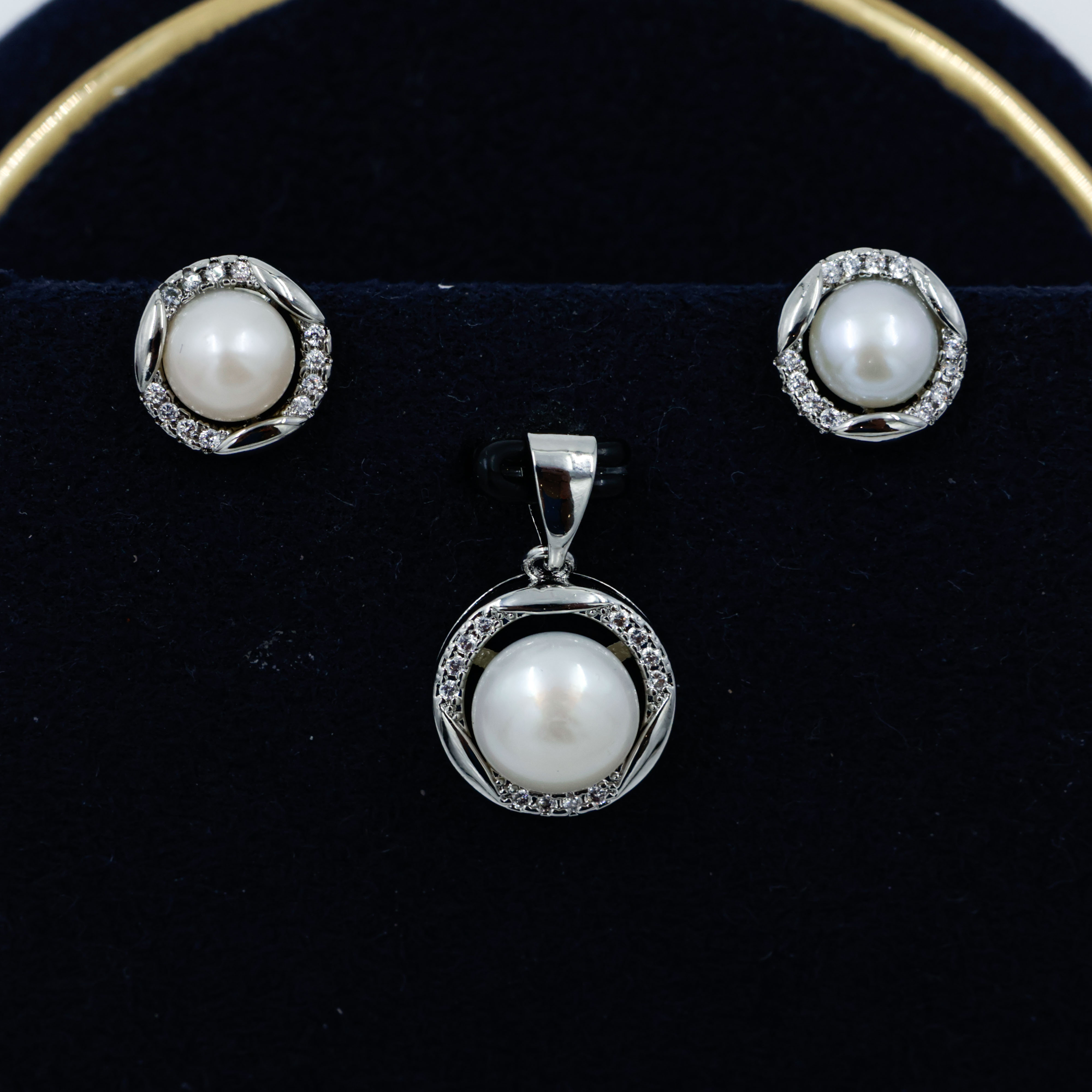 Pearl Pendant Set Without Chain
